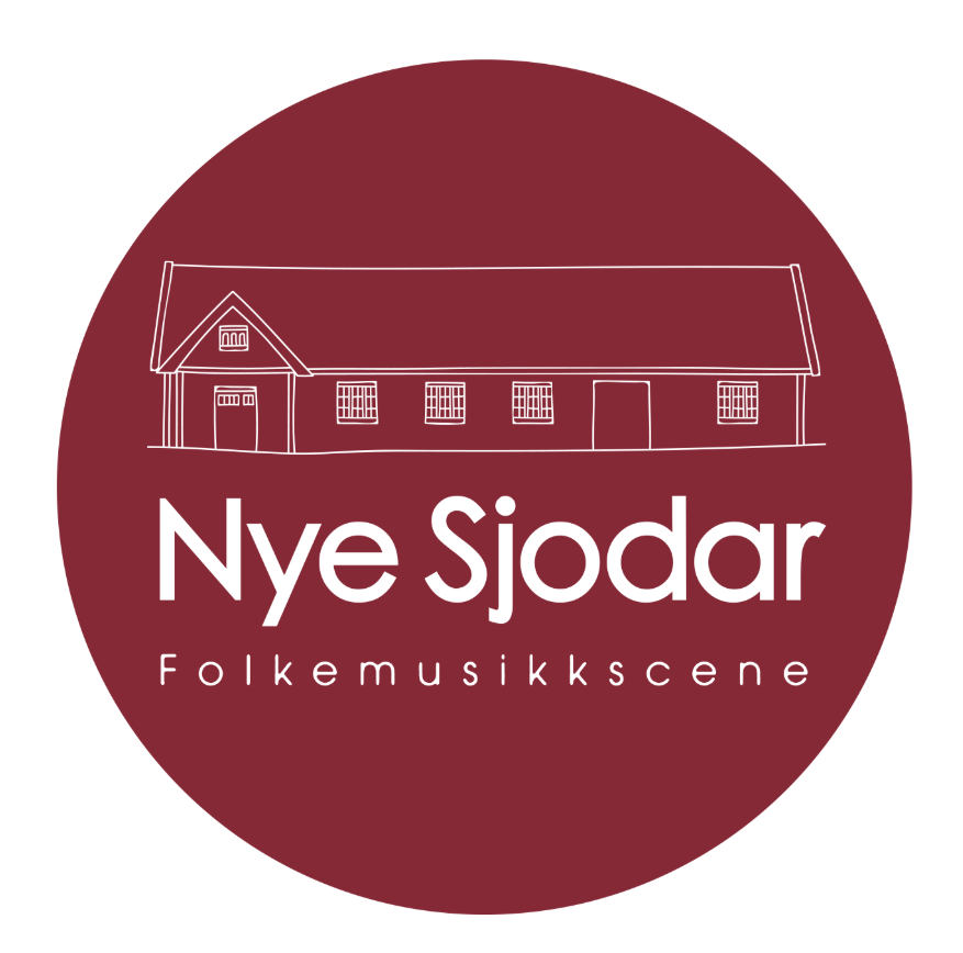 Logo for Nye Sjodar Folkemusikkscene med illustrasjon av bygning på rød rund bakgrunn.